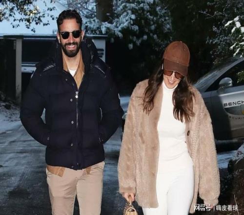 三千万！换来阿莫林一年使用权，曼联不再有经理，只有听话主教练