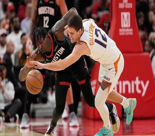 进攻端的威胁度实在是太低了，火箭锋线新援还是没有办法找回手感