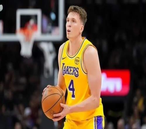 湖人进入最佳形态！东詹挡拆成杀器，艾顿态度回暖，还有2将辅助