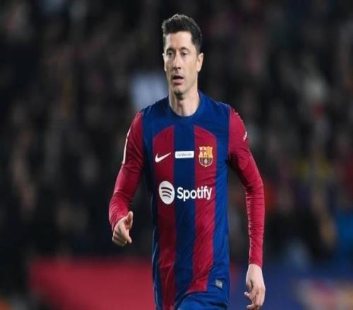 罗马诺：沙特方面一直有意莱万，但球员目前想专注于巴萨