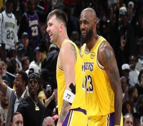 詹姆斯：卢卡不需要为我改变比赛方式我们会围绕他调整