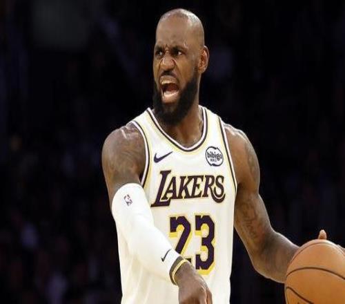 詹姆斯因伤缺阵今日战马刺再缺席一场就将失去评奖资格