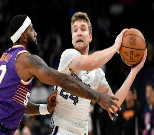 狂轰22三分！太阳7人上双大胜灰熊狄龙21+7布克仅15中6