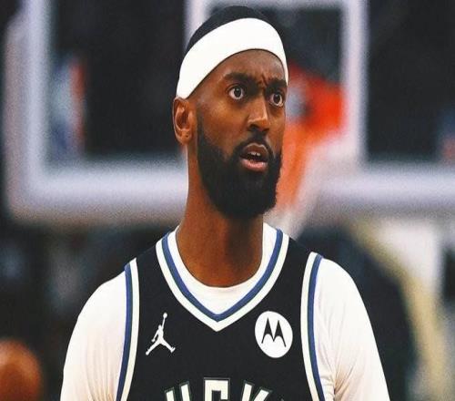 2021年冠军成员，记者：湖勇日蜂有意雄鹿前锋波蒂斯