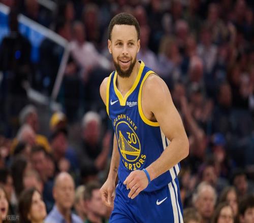 杀死比赛！库里轰31+7+7打爆雄鹿！欺负追梦，字母哥空砍34+10+5