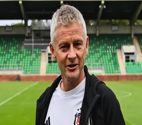 曼联寻找救火教练阿莫林替代者最热门人选浮现两优势无人能及