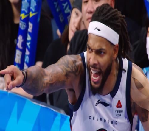 周琦失误珀赛尔绝杀！谢智杰末节封神山东4人满分，许导验货失败