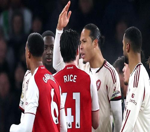 英超23亿巅峰对决！阿森纳丢分，49分领跑，利物浦罕见0射正