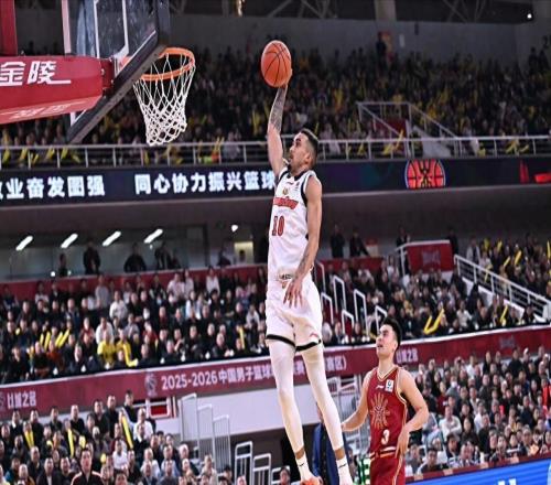 太离谱！CBA晋粤战4次错判，3人逃违体，山西3次获利广东吃哑巴亏