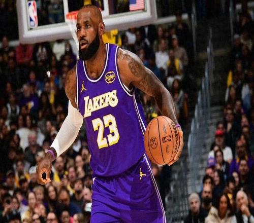 詹姆斯再创历史第一！湖人惜败雄鹿，东契奇25中8，一战认清5事实