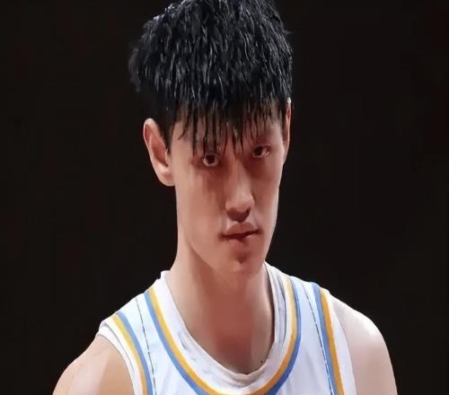 北京被绝杀2将令人失望！陈盈骏末节梦游，曾凡博打成三无产品！