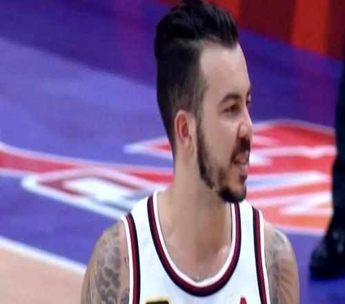 约克17分浙江稠州轻取北控，张庆鹏正在重走丁伟的不归路