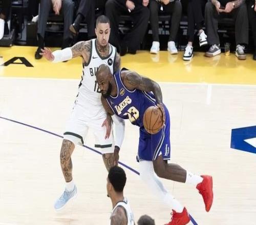 最后时刻无脑操作，湖人输球还得靠詹姆斯