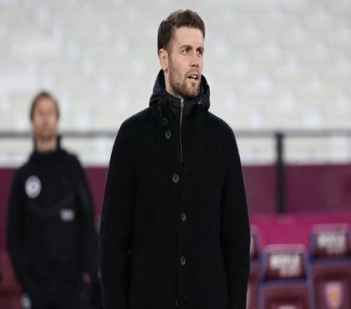 许尔策勒：我喜欢谢什科这个球员，他具备成为优秀中锋的条件