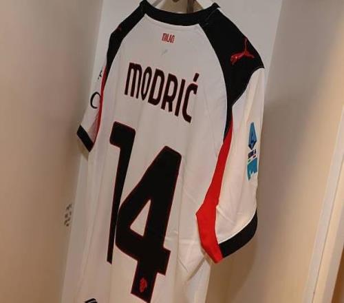 给老爷车缓缓，莫德里奇本赛季第一次在联赛担任替补