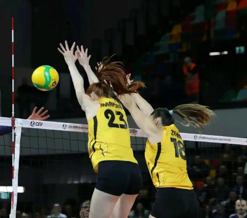 欧冠联赛土耳其球队压倒意大利球队！只因发球更好，外援更出色