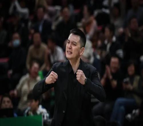 提前投降杨鸣第三节做出意外调整辽粤大战已物是人非