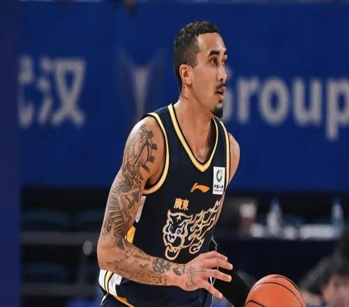 CBA辽粤战3消息：辽宁两外援除名退赛，莫兰德战旧主，赵继伟伤缺