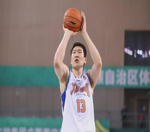 考虑买断曝朱旭航或离开新疆男篮，拿着大合同两年没打球