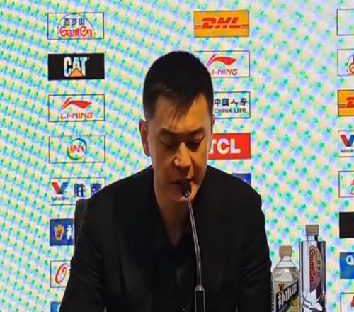 输广东发布会！杨鸣直指上半场问题+赞2小将，并回怼记者战术倾斜