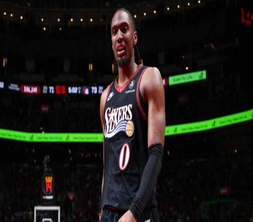 38分4板5助2断2帽，马克西燃尽遭绝杀！76人丢卡位战暴露致命短板