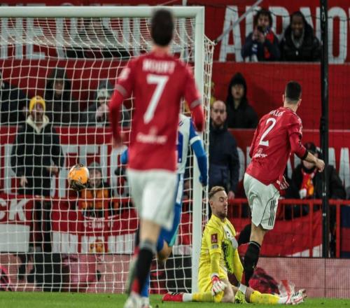 一场12，让曼联耻辱出局，两大杯赛淘汰，7亿欧豪阵也没用