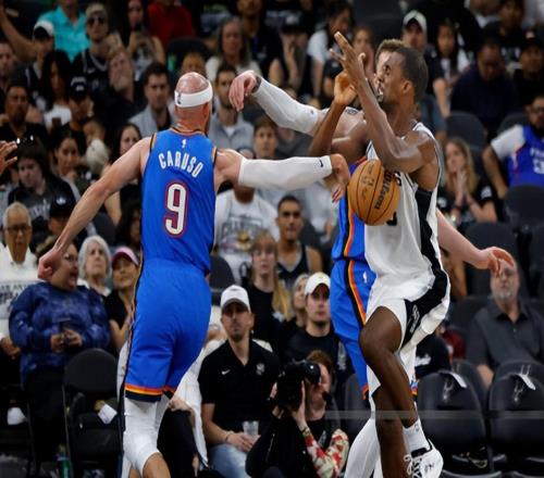 同样40场比赛雷霆取得33胜7负！73胜勇士和72胜公牛，战绩如何呢