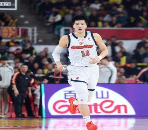 广东激战同曦！焦泊乔觉醒陈家政太积极胡明轩回暖