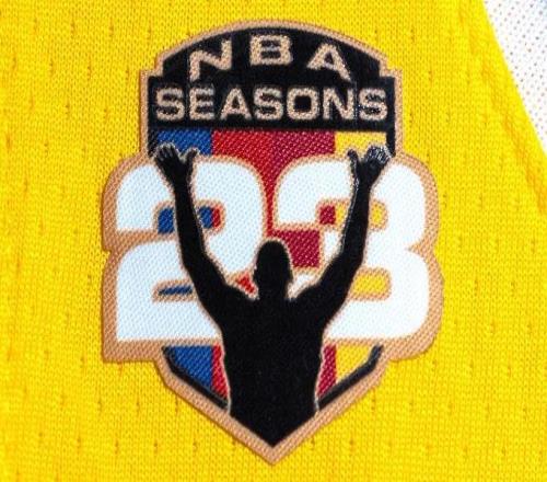 这是要退役了吗詹姆斯将在剩余比赛中佩戴纪念臂章！