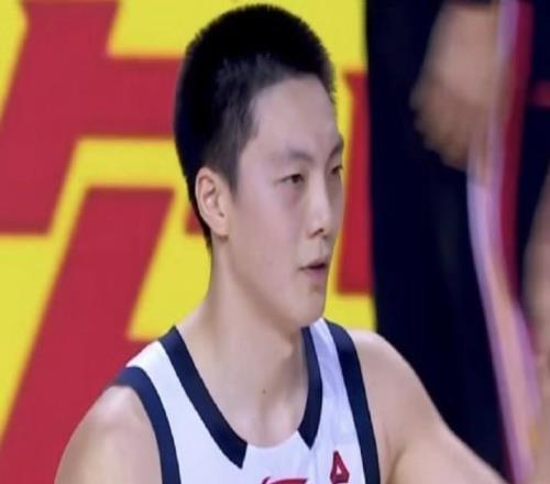 胡明轩：教练和队友一直耐心疏导、鼓励我，我也在积极调整