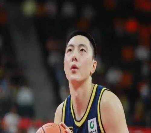 广东惨败揪出三大内鬼！徐杰隐身胡明轩头铁，杜锋才是第一责任人