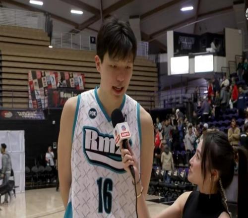 10个助攻变2个，杨瀚森三双没了！8次秒传猪队友却吐饼，不如CBA