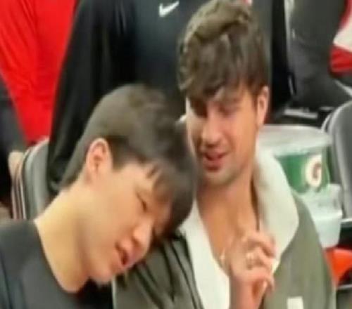 14+17！太牛逼了！混音队友点评杨瀚森...