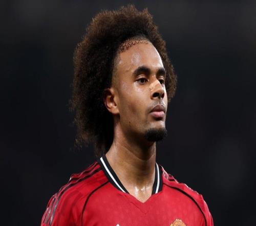 记者：齐尔克泽在训练中小腿受伤，可能缺席几周时间