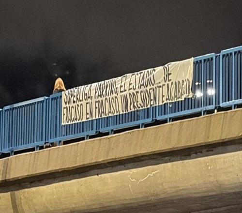 科贝：马德里街头出现了大量针对弗洛伦蒂诺的批评横幅