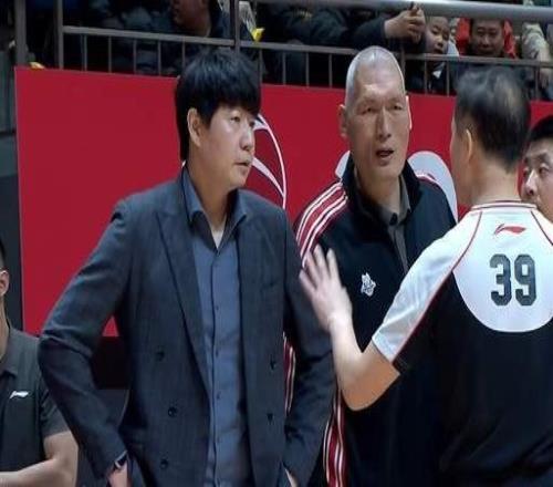 不敢说邱彪山东窝囊输球，鲁媒直接怂了，拿外援说事，猛夸2人