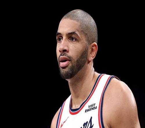 被猛龙冲垮了！快船锋线老将确实不太适合出现在这样的比赛中