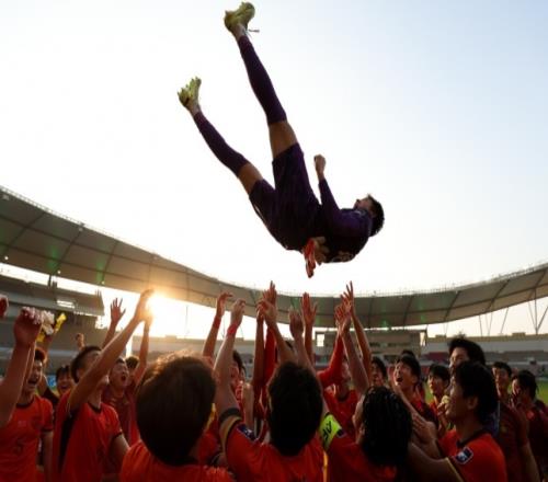 42！02！疯狂一夜，中国队晋级，曼城耻辱落败，尤文图斯爆大冷