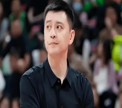 辽宁8387深圳1喜3忧！姜宇星无球权，王岚嵚低迷，杨鸣用人瑕疵