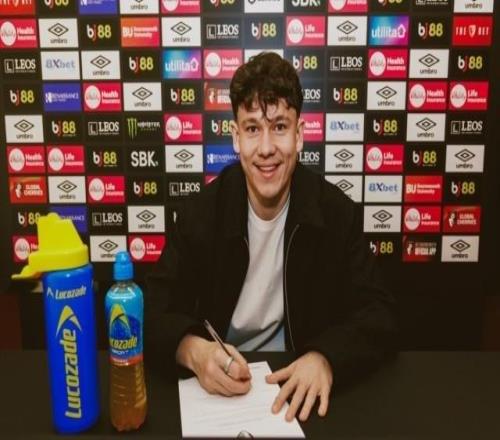 匈牙利中场托特加盟伯恩茅斯