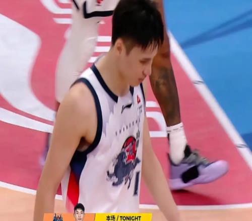 补强遇罚单：山东男篮第四外援到位难破局，鲍威尔转正悬而未决！