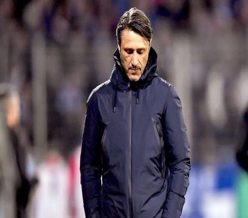 记者：多特蒙德主教练科瓦奇已进入曼联的主帅候选名单天空体育：对阵瓜帅的曼城，B费创造1纪录