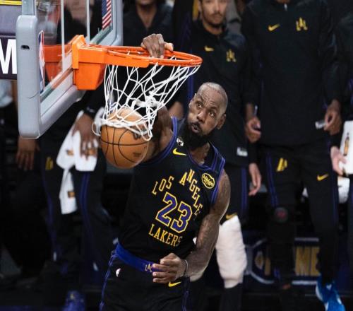 库里前队友：詹姆斯的实力不会错过季后赛！湖人一直不作为！