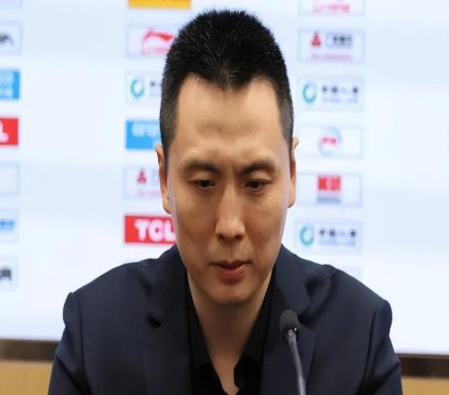 胜北京发布会！卢伟爆赞下半场防守，披露古德温秘密带伤作战！