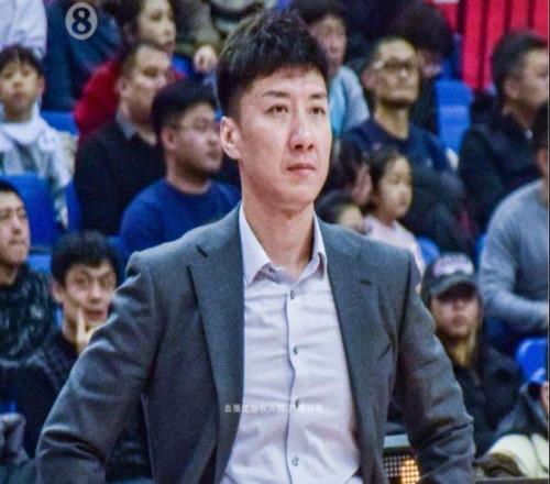 下午四点！传出重磅消息：CBA冠军队主帅辞职，球迷：36计走为上