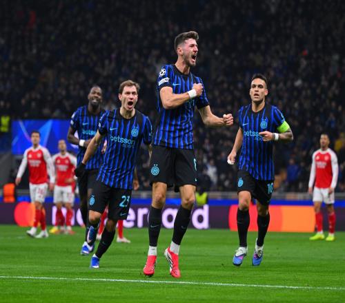 国米做出选择就不要犹豫！欧冠输球却有三人冒尖，齐沃留力联赛！