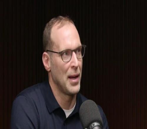 切赫：重伤恢复后，我更能接受失败顶级门将决定球队上限