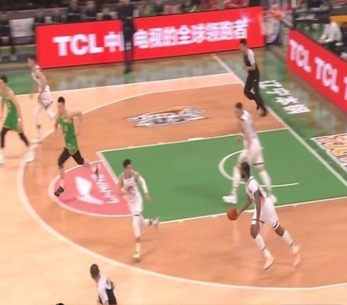 半场战报山东39：30辽宁，双方共命中2记三分