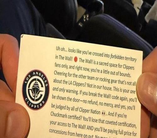 快船主场警告湖人球迷不许坐快船死忠区域，违者将被无退款驱逐