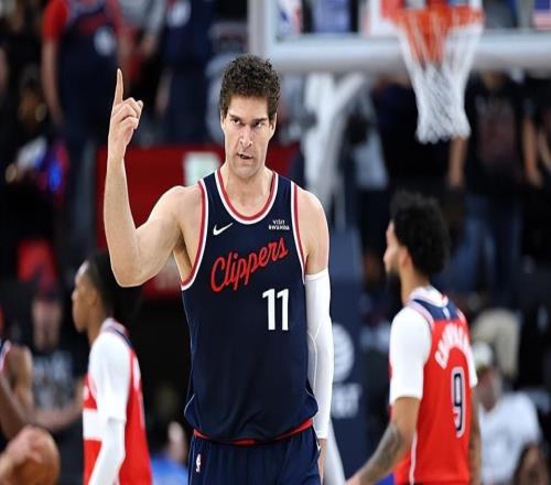 负面影响依然非常明显，快船内线老将怎么可能扮演更重要的角色